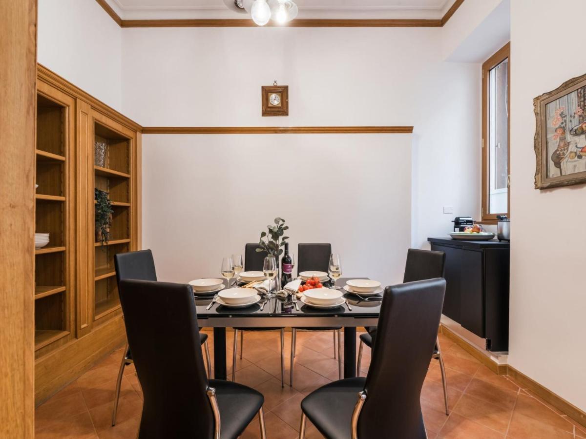 The Rent - Three-bedroom Near The Quirinale Appartement Rome