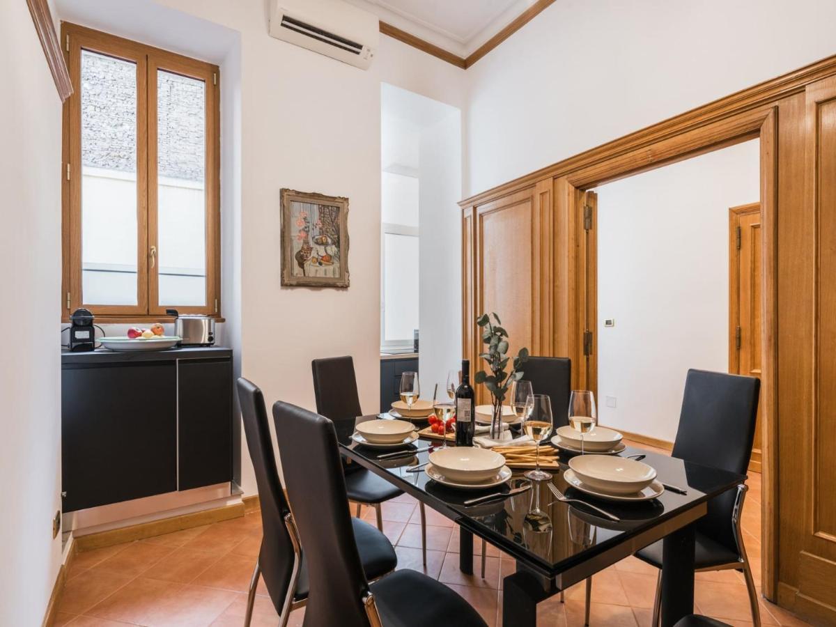 The Rent - Three-bedroom Near The Quirinale Appartement *